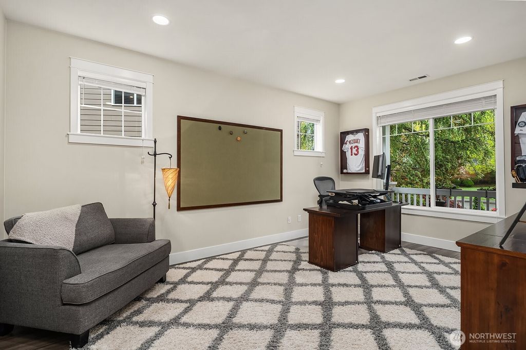 Photo of 21298 SE 25th Street, Sammamish, WA 98075 (MLS # 2512122)