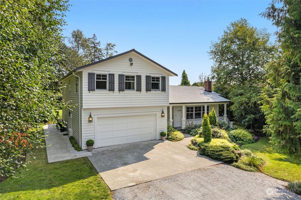 Photo of 1604 150th Street SW, Lynnwood, WA 98087 (MLS # 2267815)