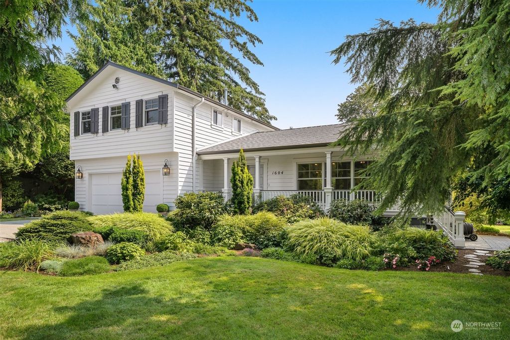 Photo of 1604 150th Street SW, Lynnwood, WA 98087 (MLS # 2267815)