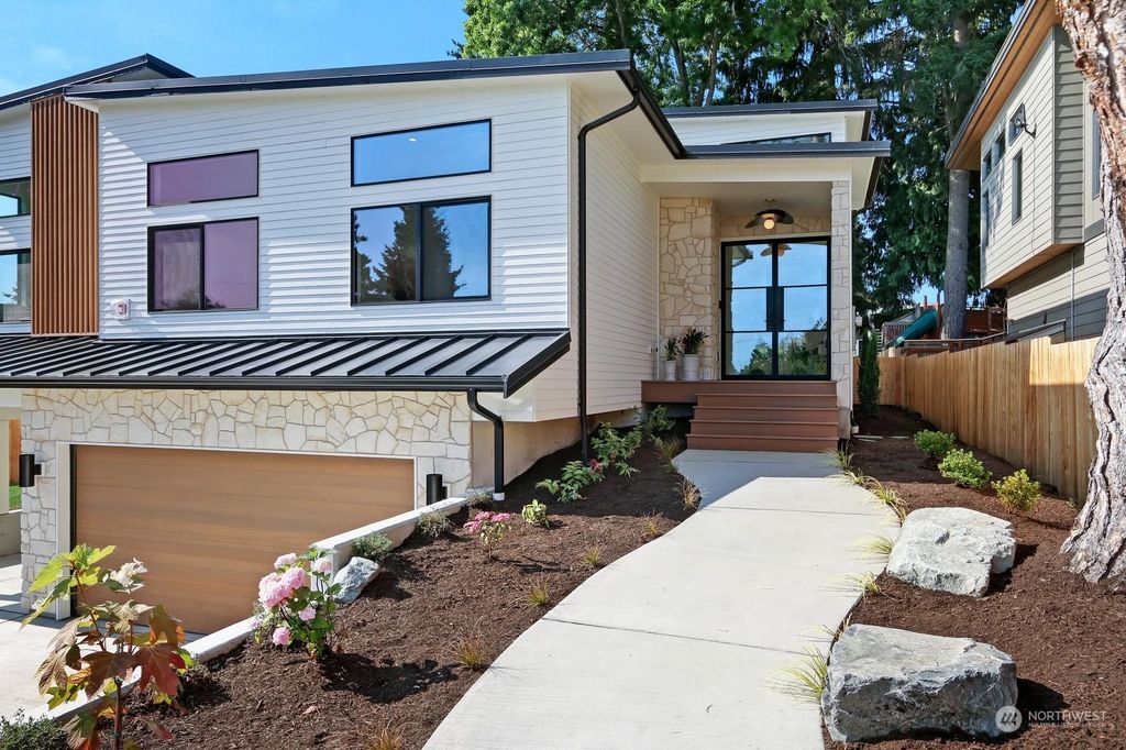 Photo of 10510 NE 45th Street, Kirkland, WA 98033 (MLS # 2136654)