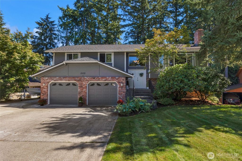 Photo of 10431 32nd Drive SE, Everett, WA 98208 (MLS # 2336330)