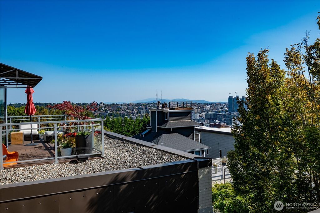Photo of 1400 2nd Avenue N #292, Seattle, WA 98109 (MLS # 2429173)