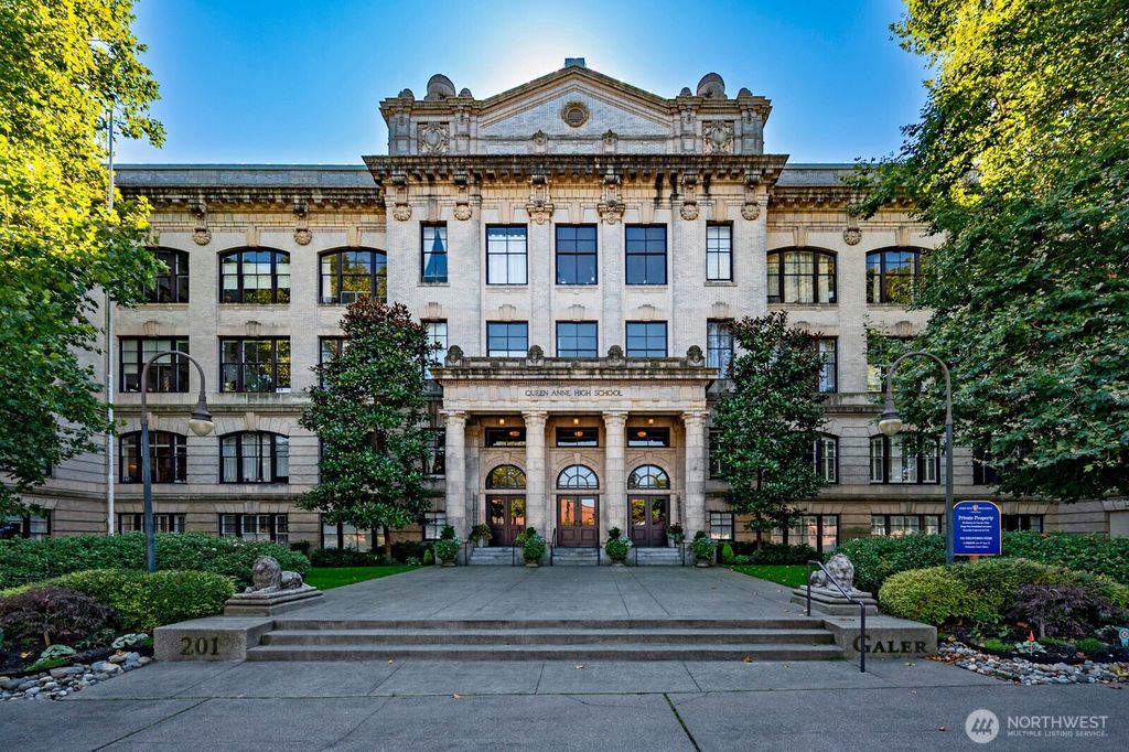 Photo of 1400 2nd Avenue N #292, Seattle, WA 98109 (MLS # 2429173)