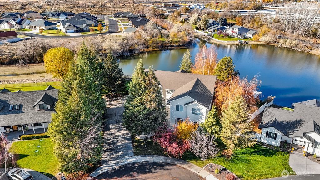 Photo of 506 S Sandalwood Place, Moses Lake, WA 98837 (MLS # 2456687)
