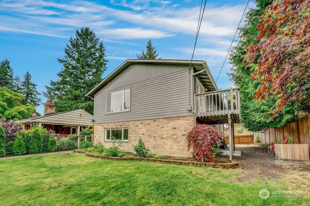 Photo of 20211 3rd Avenue S, Des Moines, WA 98198 (MLS # 2139402)