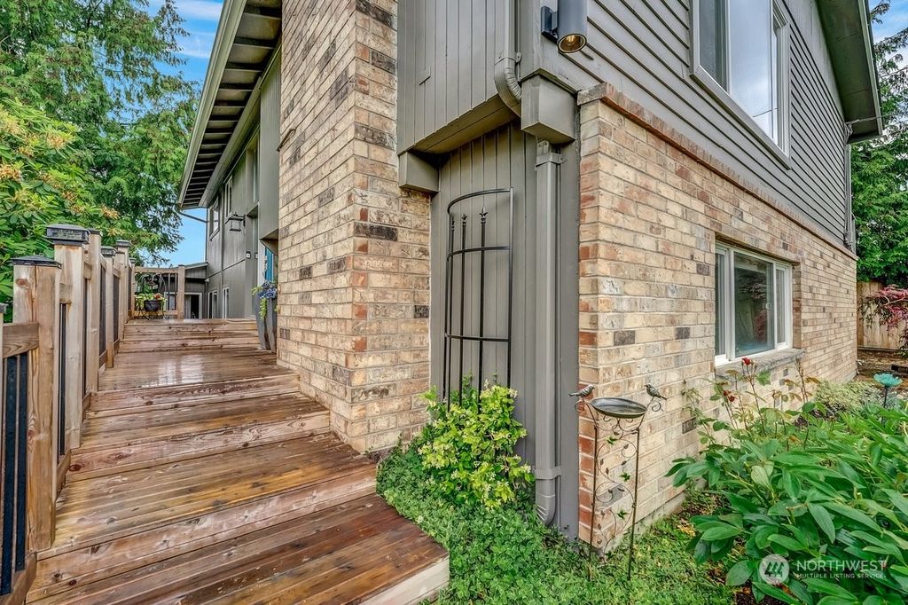 Photo of 20211 3rd Avenue S, Des Moines, WA 98198 (MLS # 2139402)