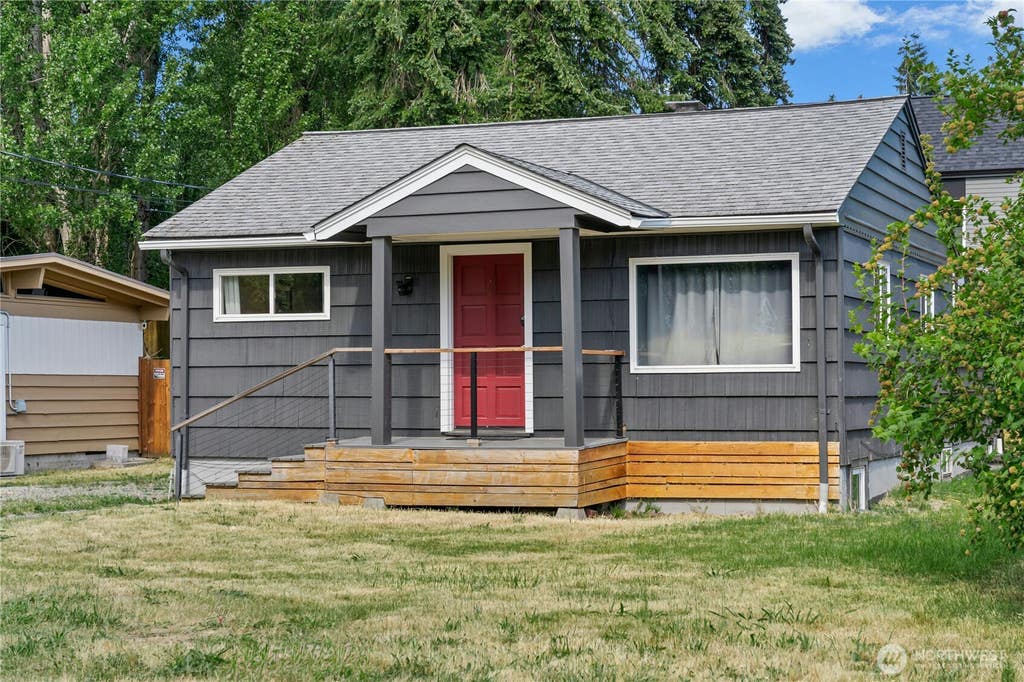 Photo of 9520 2nd Avenue NW, Seattle, WA 98117 (MLS # 2544933)