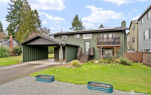 Photo of 215 Hubbard Road, Lynnwood, WA 98036 (MLS # 2474977)