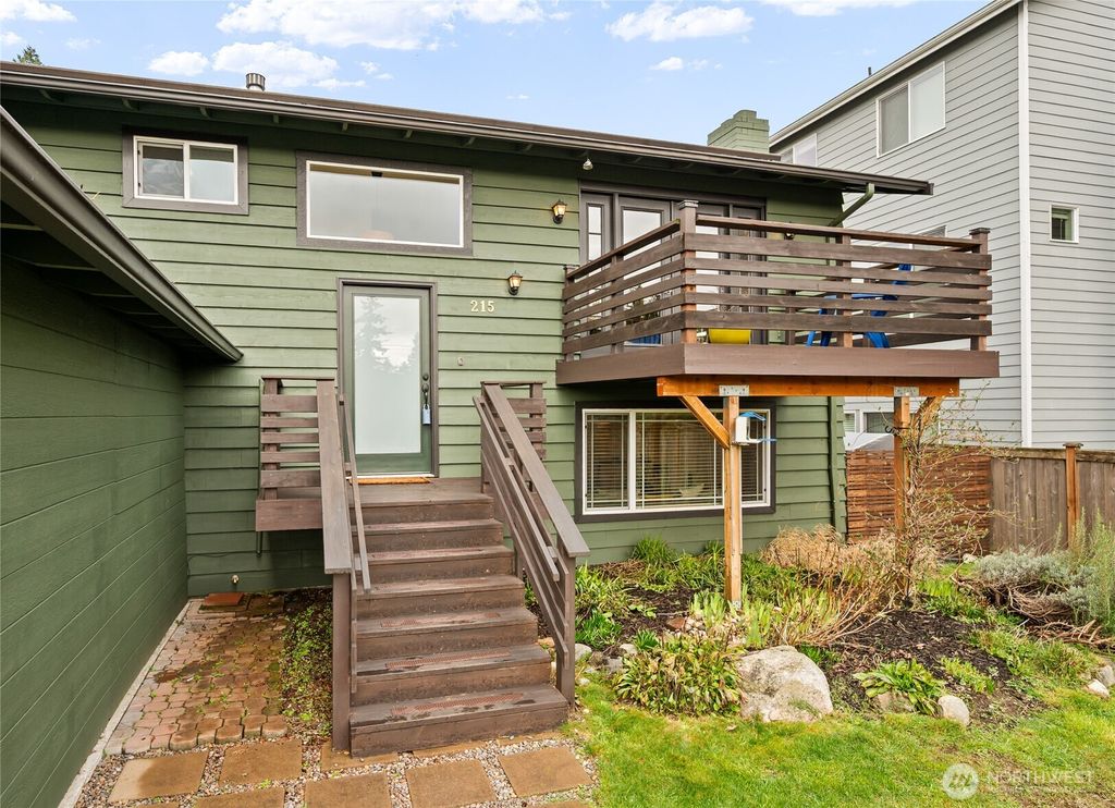 Photo of 215 Hubbard Road, Lynnwood, WA 98036 (MLS # 2474977)