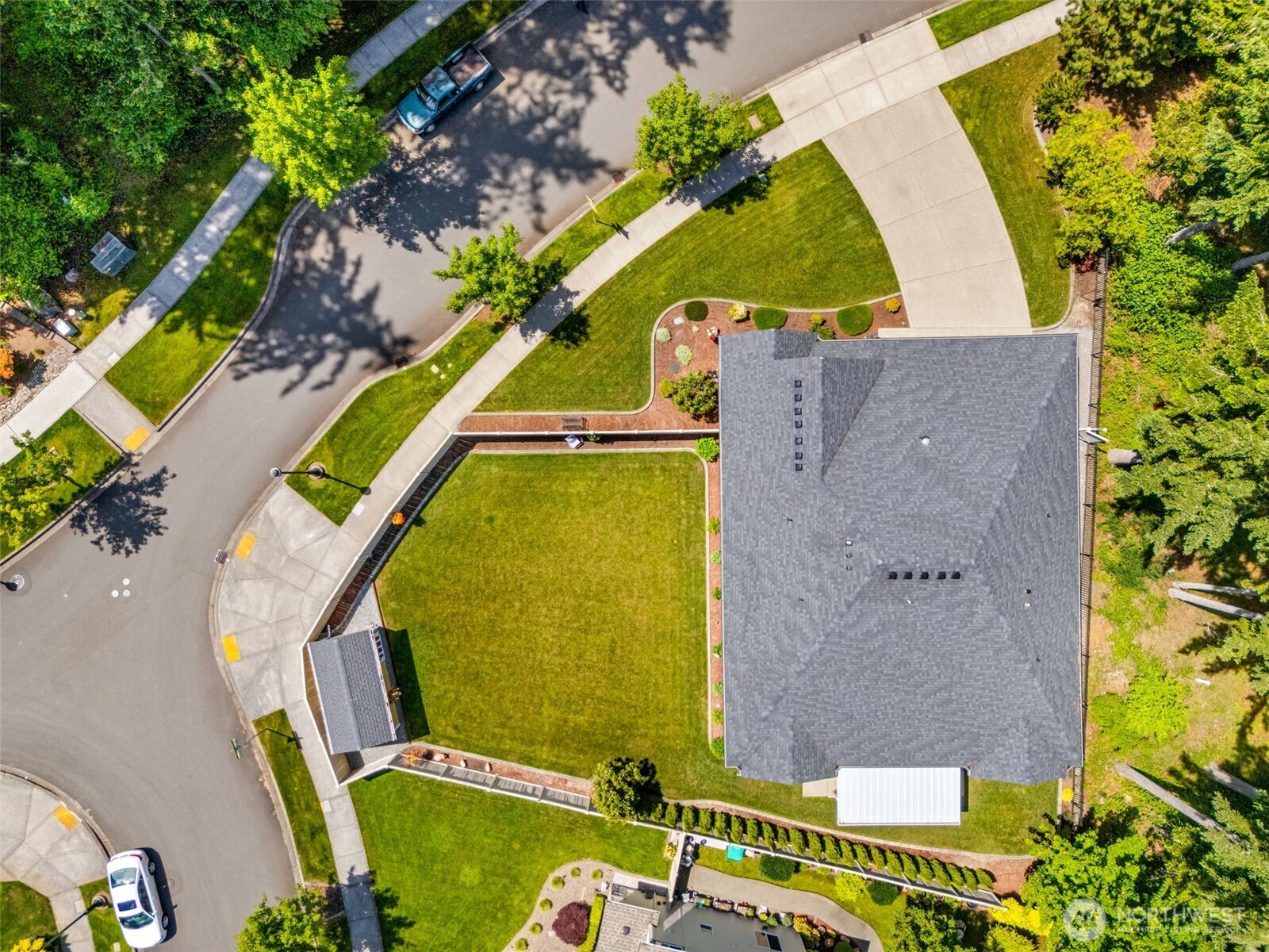 4452 Campus Drive NE
