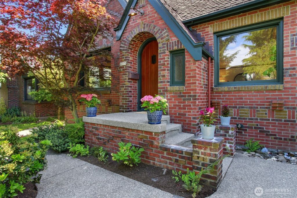 Photo of 8015 Jones Avenue NW, Seattle, WA 98117 (MLS # 2384978)