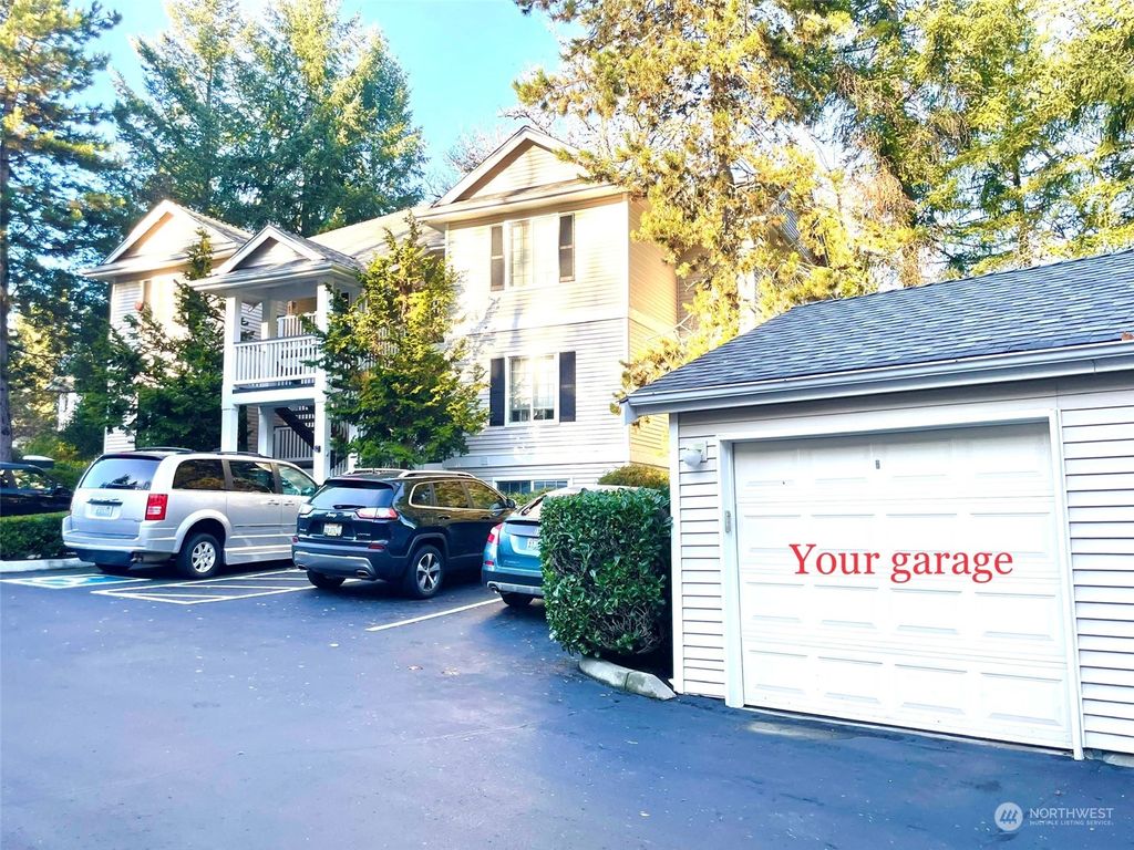 Photo of 12120 NE 172nd Place #L102, Bothell, WA 98011 (MLS # 2186587)