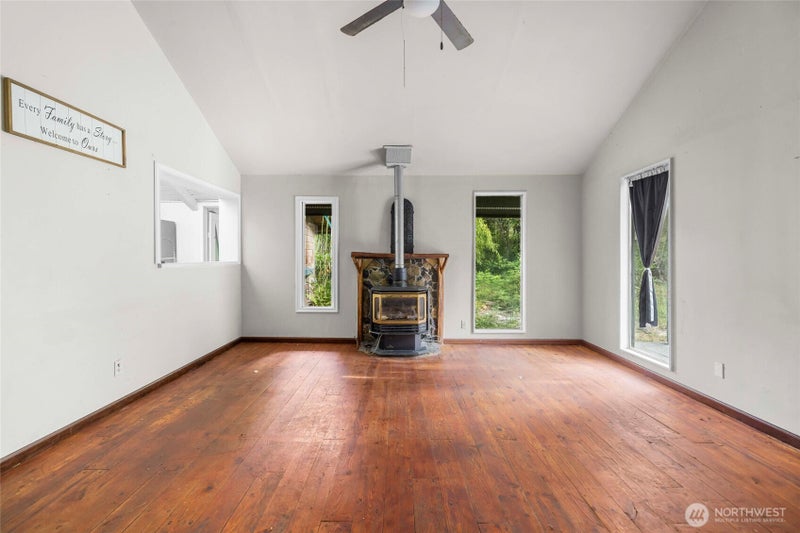14784 Mountain View Lane