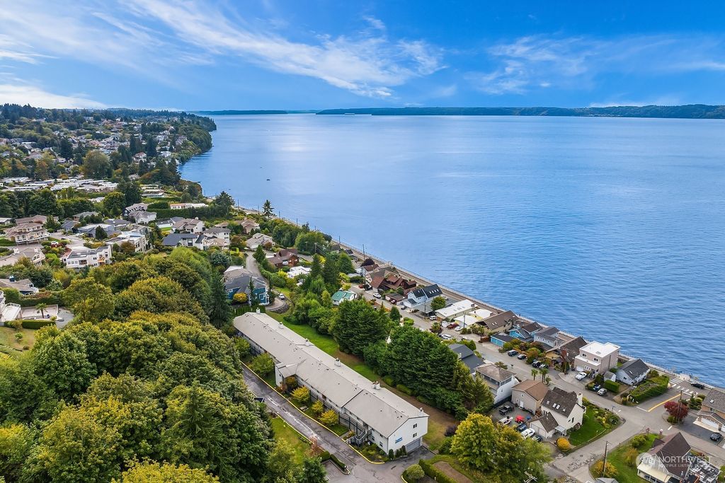 Photo of 28701 6th Place S #102, Des Moines, WA 98198 (MLS # 2166199)