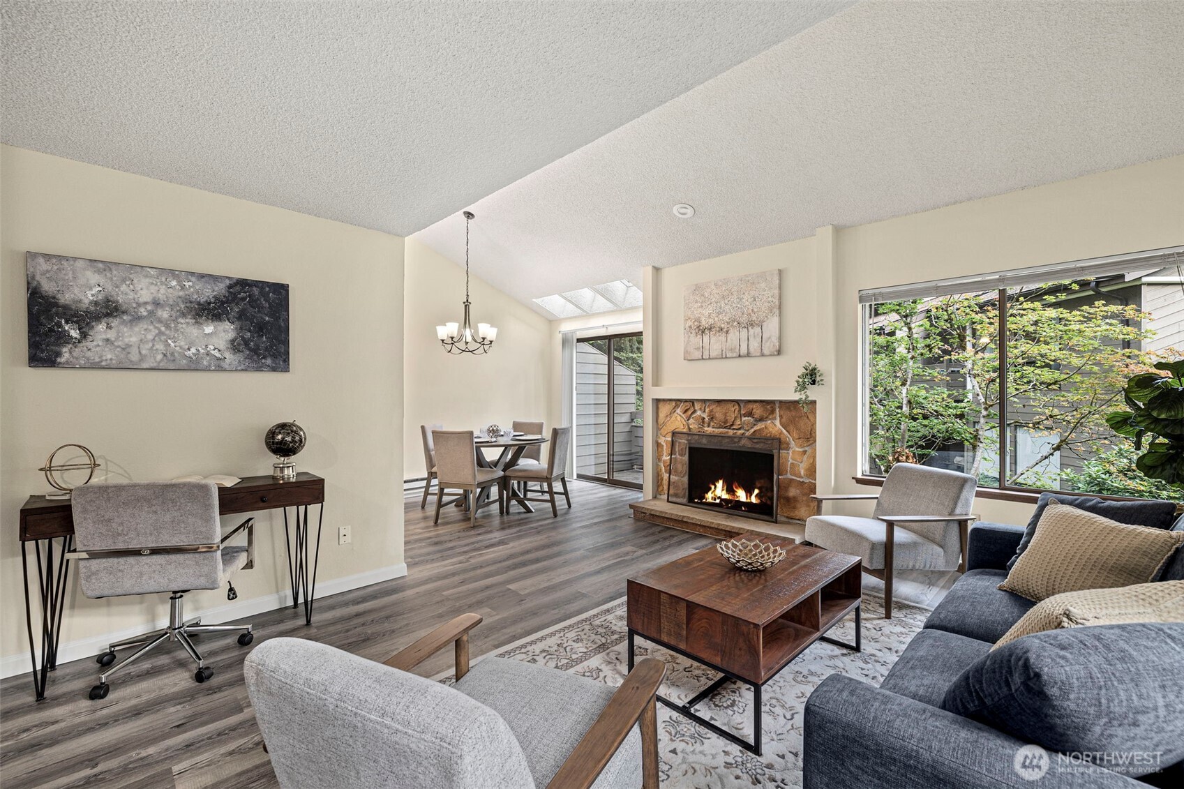 19119 Ballinger Way NE 204