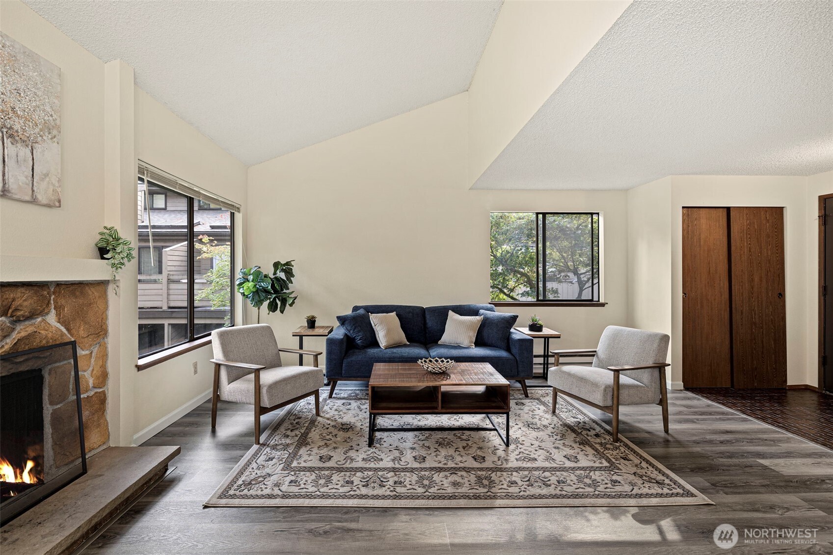 19119 Ballinger Way NE 204