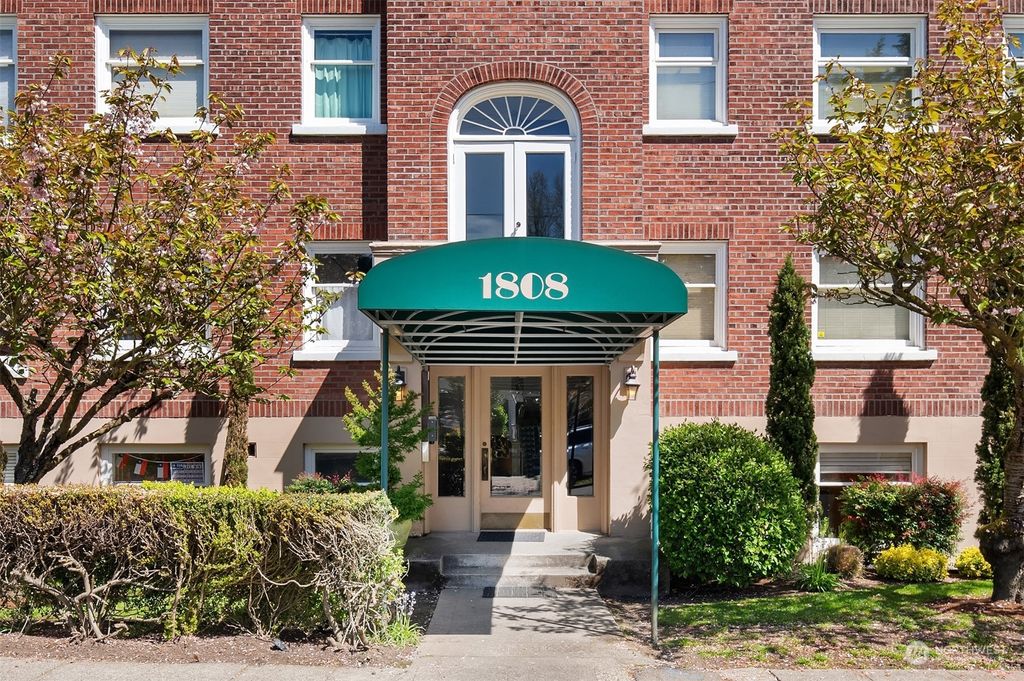 Photo of 1808 Bigelow Avenue N #A, Seattle, WA 98109 (MLS # 2062201)