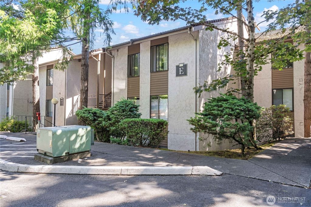Photo of 10423 NE 32nd Place #E306, Bellevue, WA 98004 (MLS # 2420404)