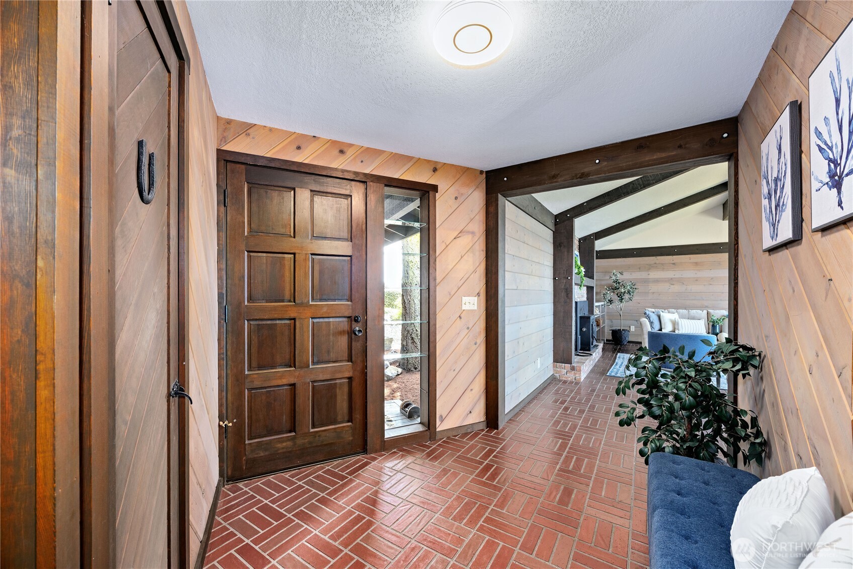 391 Victoria Loop