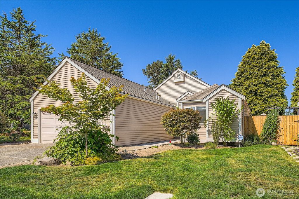 Photo of 31451 48th Place SW, Federal Way, WA 98023 (MLS # 2401465)