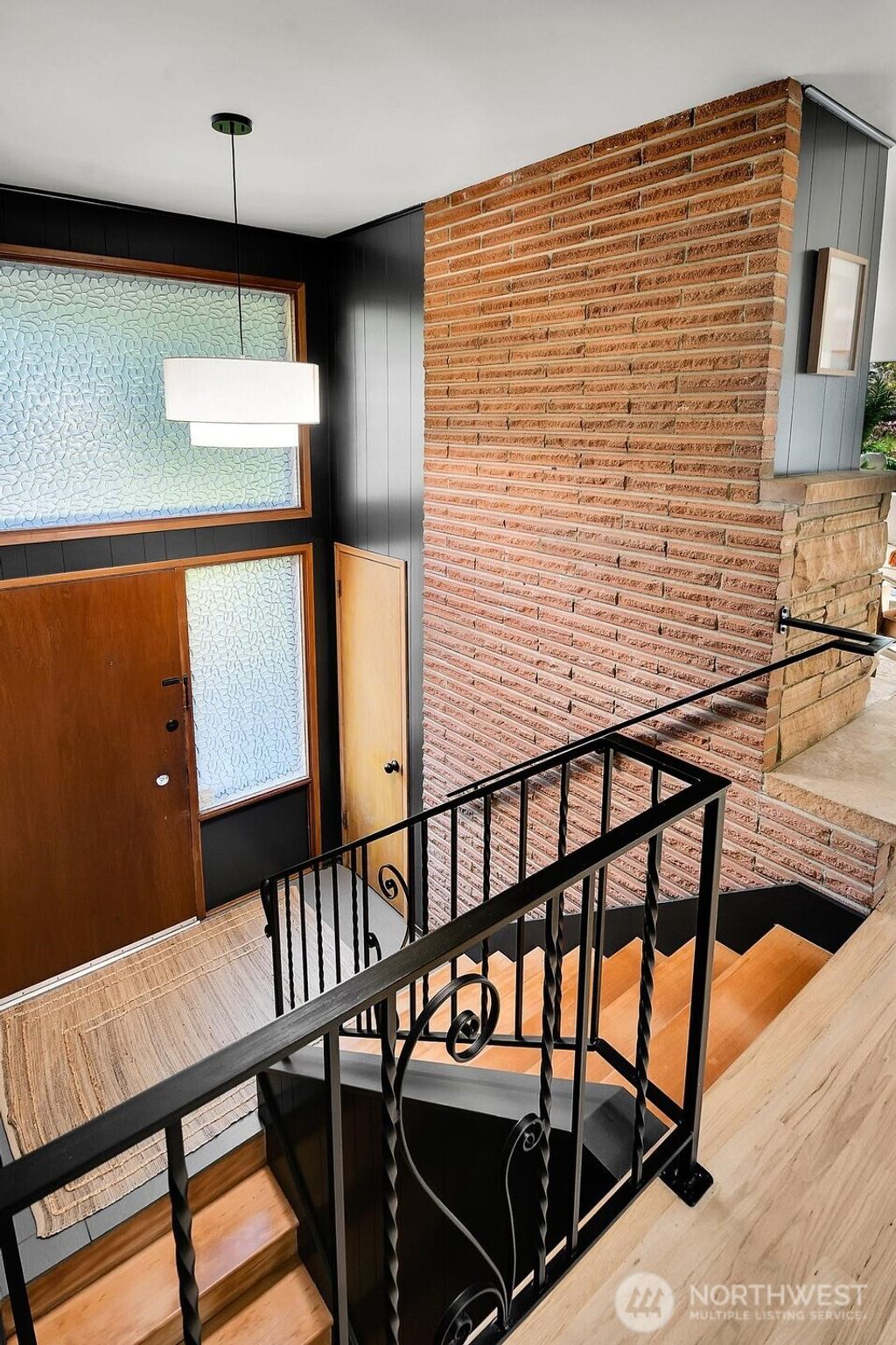 Photo of 19045 46th Avenue NE, Lake Forest Park, WA 98155 (MLS # 2470696)