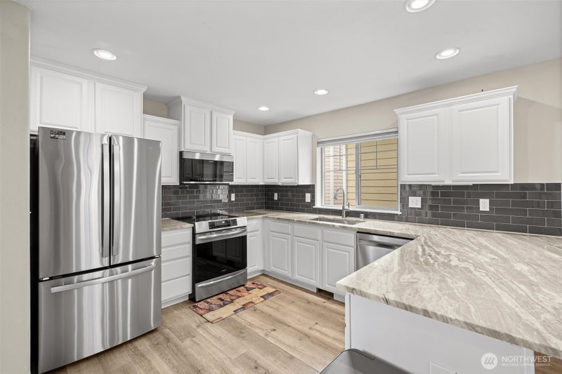 11810 14th Avenue W 14