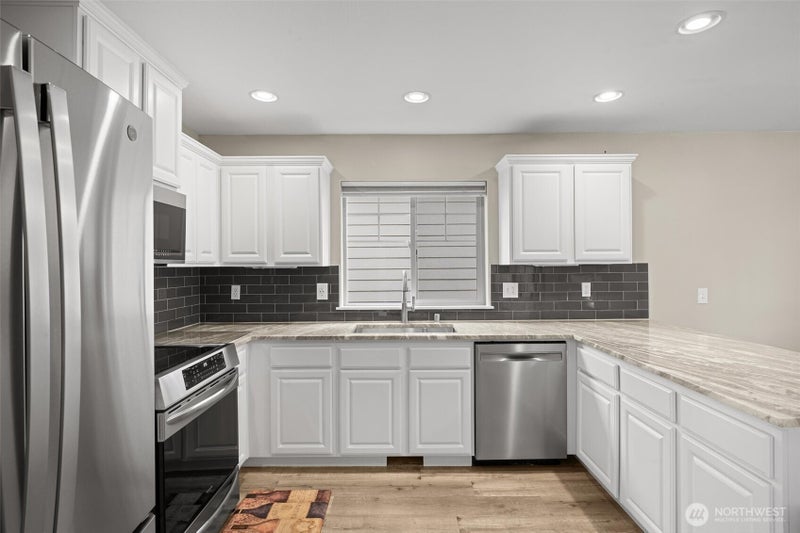 11810 14th Avenue W 14