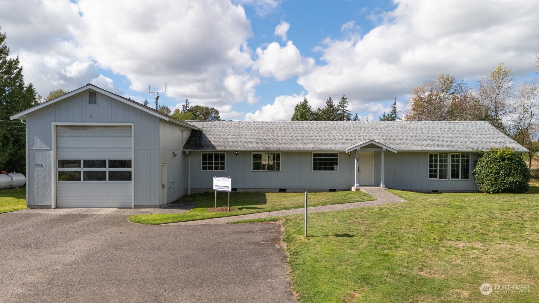 858 E Smith Road