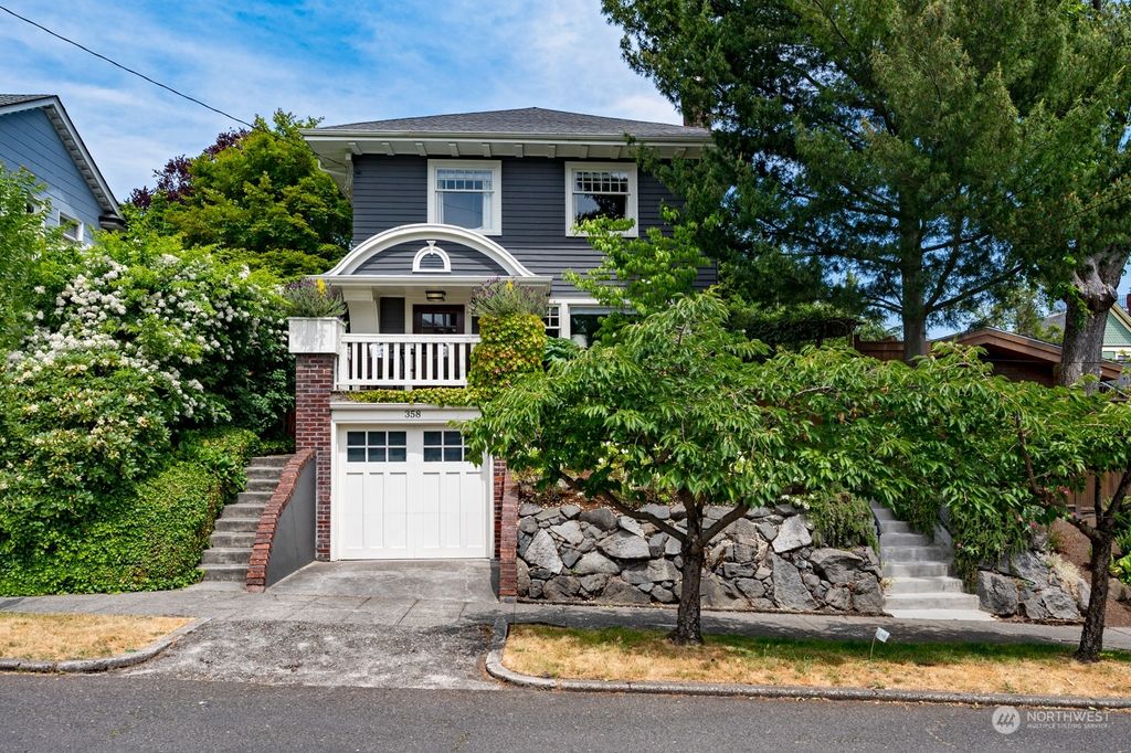 Photo of 358 Garfield Street, Seattle, WA 98109 (MLS # 2078105)