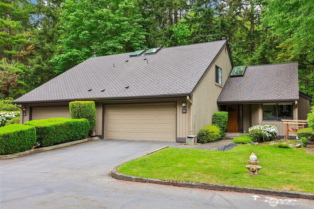 Photo of 1770 159TH Avenue NE, Bellevue, WA 98008 (MLS # 2518442)