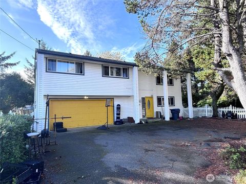 169 N Port Lp NW Ocean Shores WA 98569