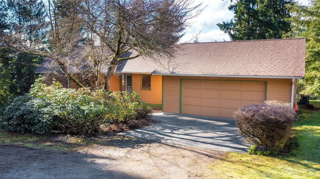 Photo of 19652 SE 24th Way, Sammamish, WA 98075 (MLS # 2199044)
