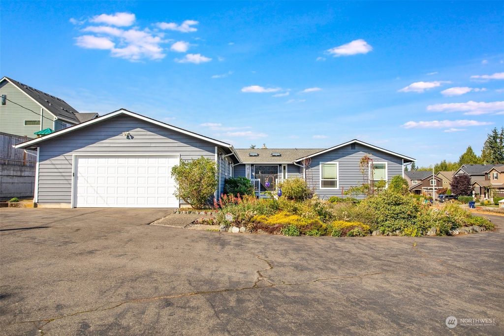 Photo of 20324 S Danvers Rd #A, Lynnwood, WA 98036 (MLS # 2160615)