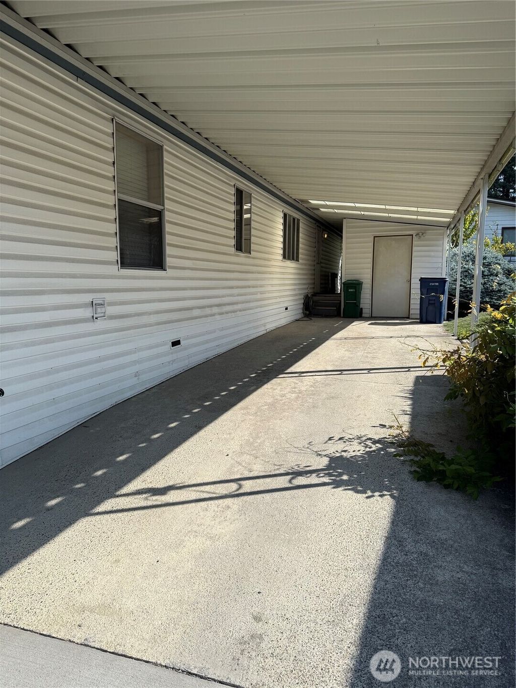 Photo of 2500 S 370th Street #170, Federal Way, WA 98003 (MLS # 2436401)