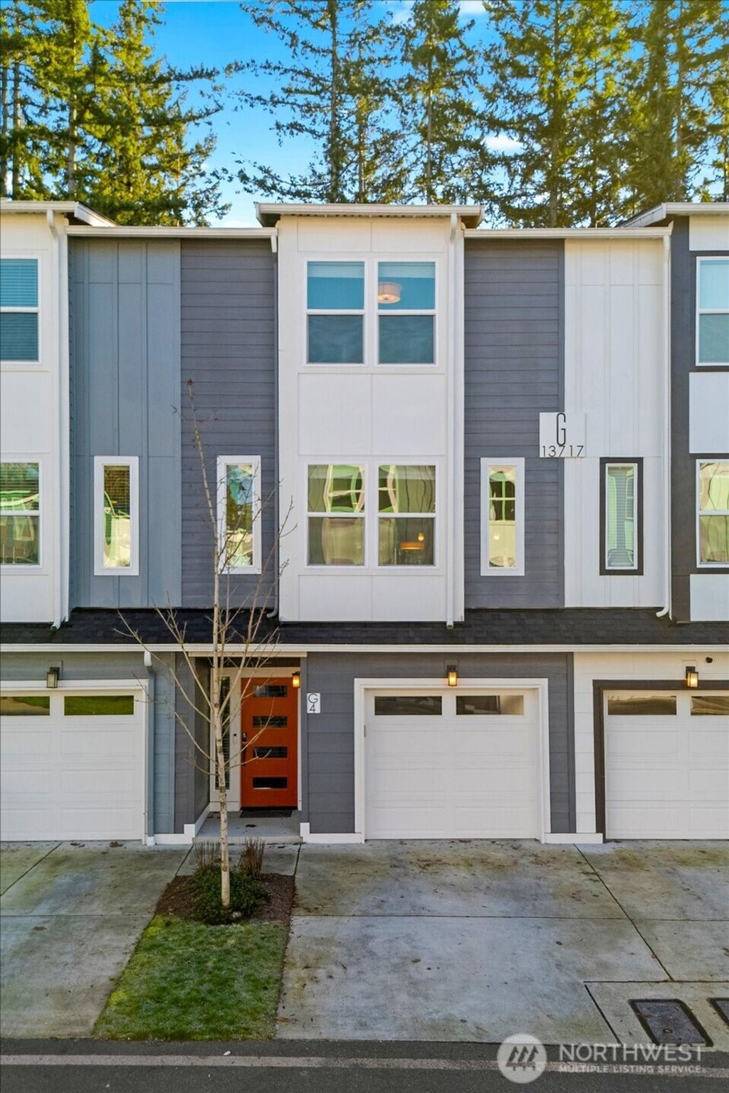 Photo of 13717 Admiralty Way #G4, Lynnwood, WA 98087 (MLS # 2469137)