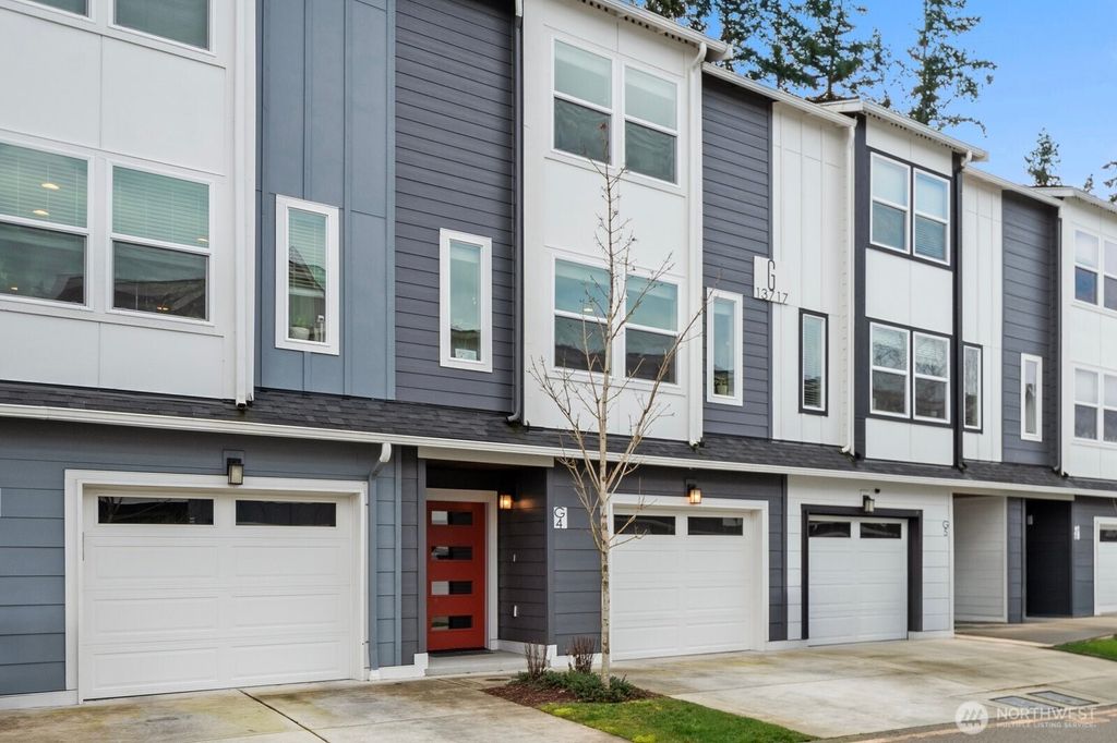 Photo of 13717 Admiralty Way #G4, Lynnwood, WA 98087 (MLS # 2469137)