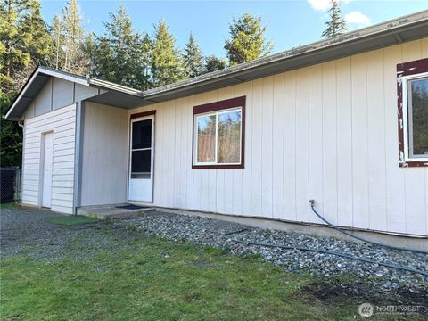 Photo of 21 E Vashon Place, Shelton, WA 98584 (MLS # 2469308)