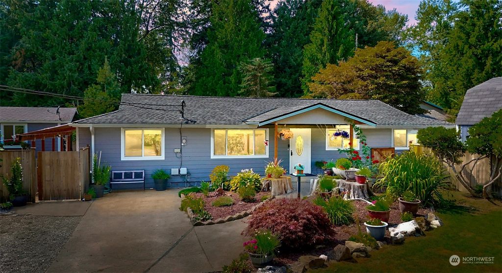 Photo of 2108 97th Dr SE Dr, Lake Stevens, WA 98258 (MLS # 2261542)