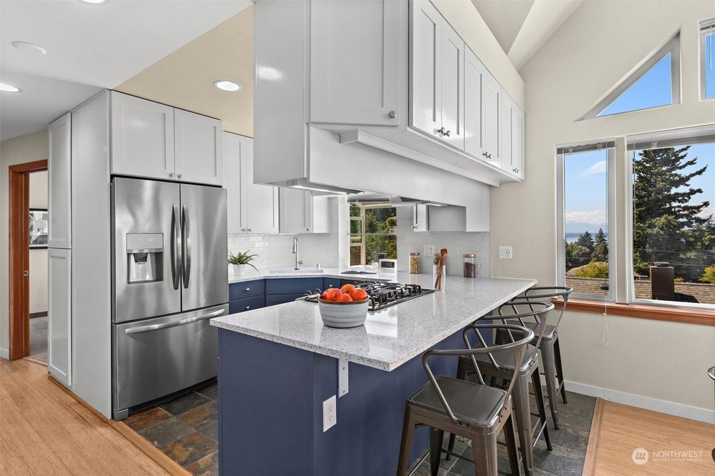 Photo of 215 N 117th Street, Seattle, WA 98133 (MLS # 2146970)