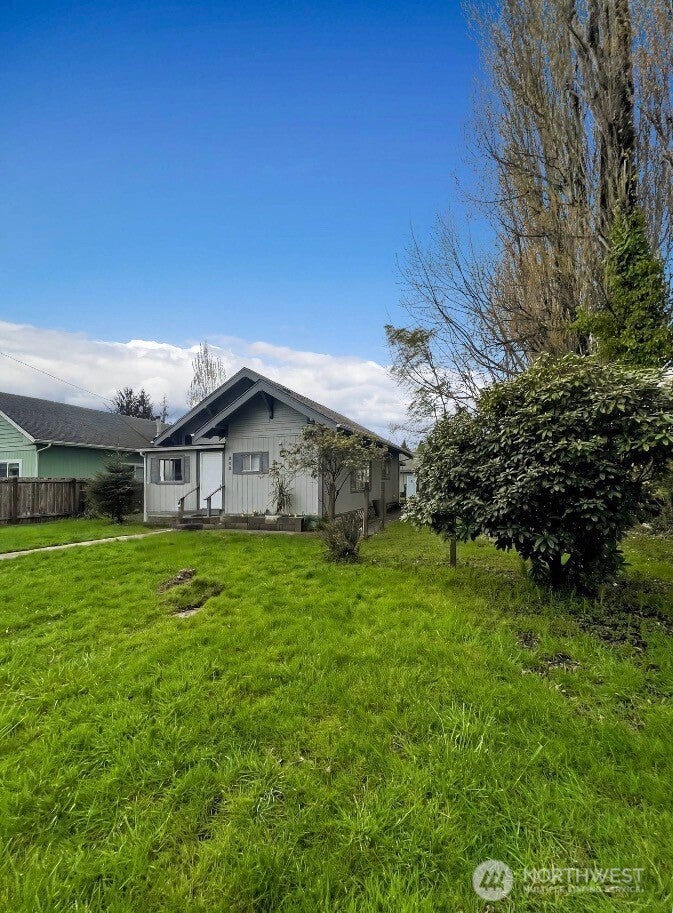 Photo of 518 California Street, South Bend, WA 98586 (MLS # 2586185)