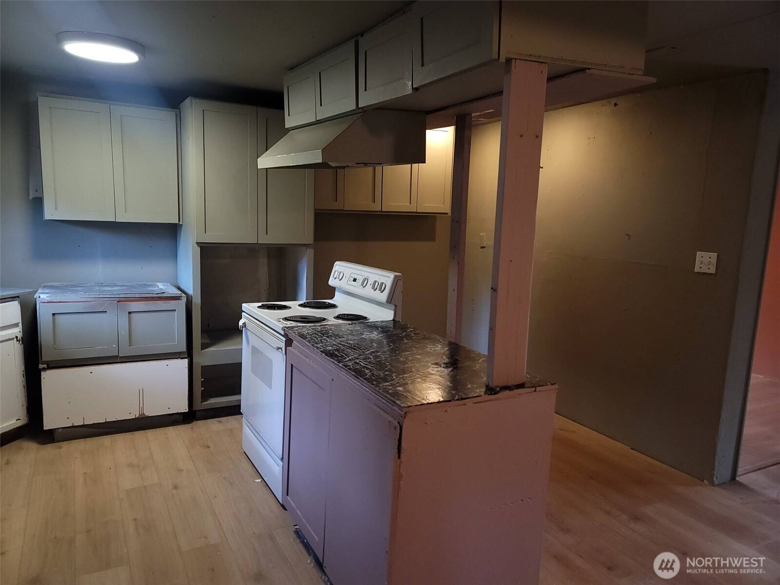2208 278th Street E