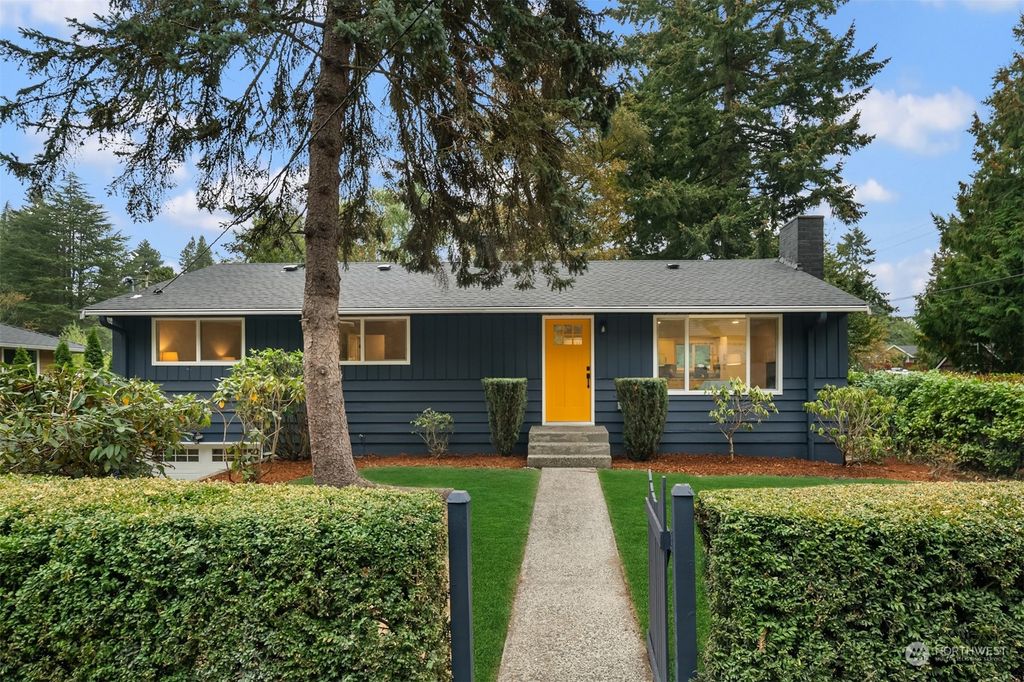 Photo of 16062 21st Avenue SW, Burien, WA 98166 (MLS # 2004843)