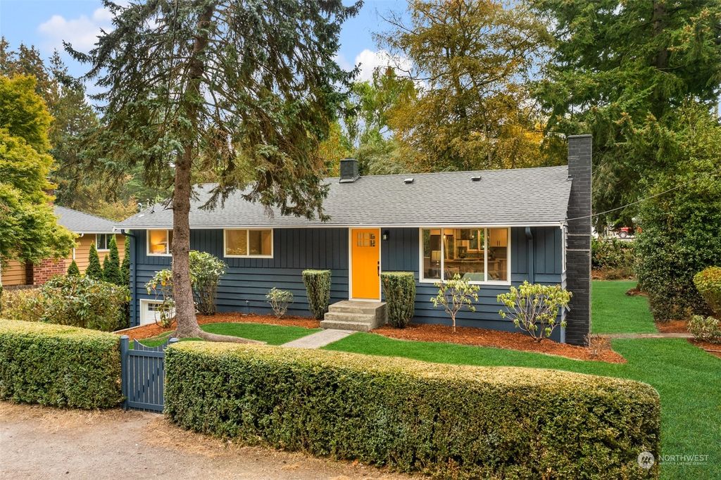 Photo of 16062 21st Avenue SW, Burien, WA 98166 (MLS # 2004843)