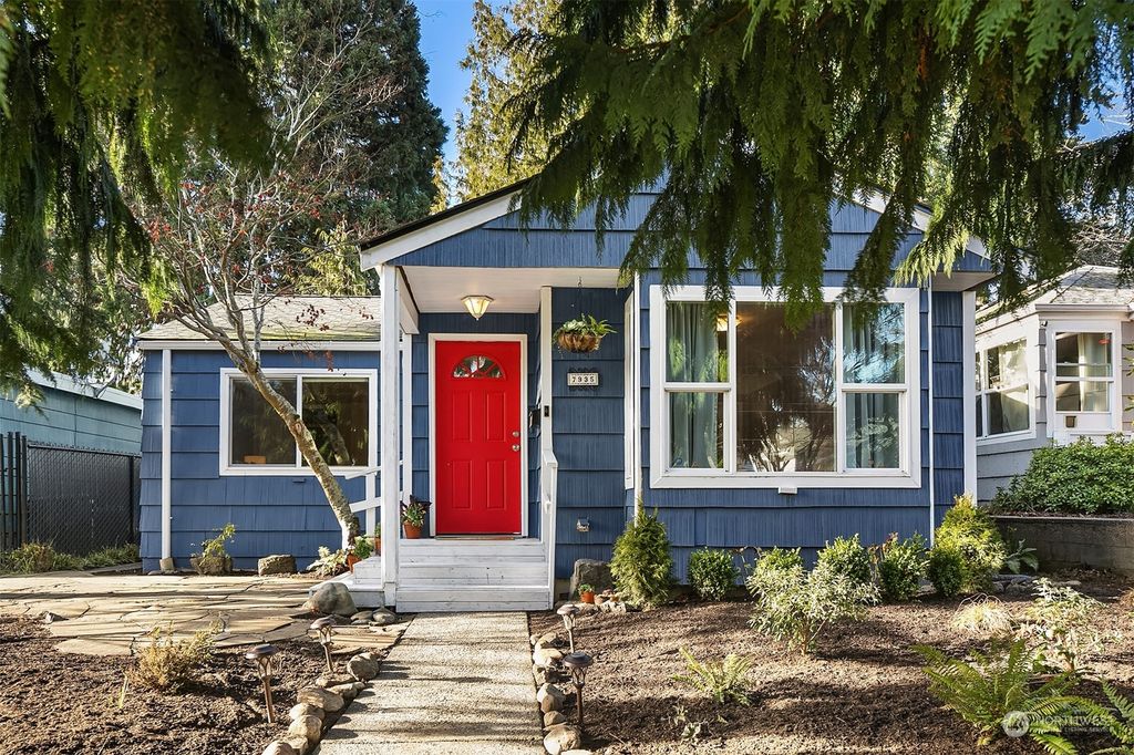 Photo of 7935 31 Avenue SW, Seattle, WA 98126 (MLS # 2321073)