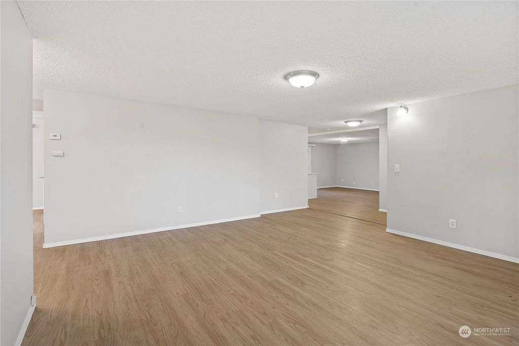 Photo of 14210 SE 259th Place, Kent, WA 98042 (MLS # 2307724)