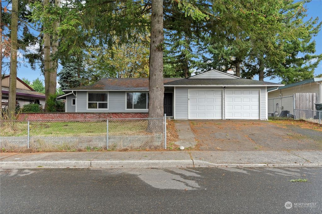 Photo of 14210 SE 259th Place, Kent, WA 98042 (MLS # 2307724)