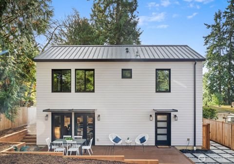 Photo of 13724 22nd Avenue NE, Seattle, WA 98125 (MLS # 2448601)