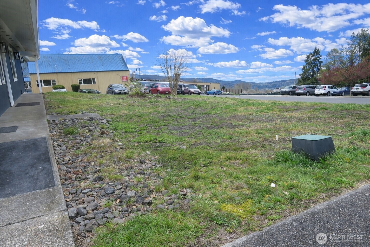 101 E Broadway Avenue