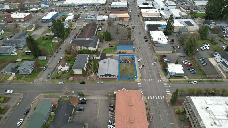 101 E Broadway Avenue