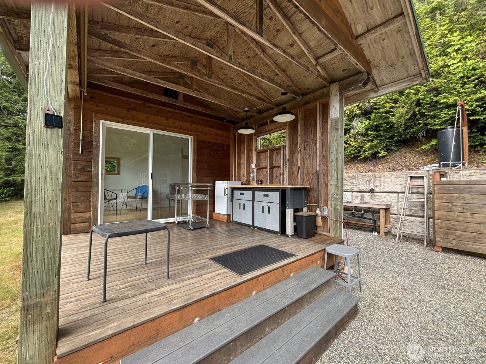 331 NE Capstan Rock Road